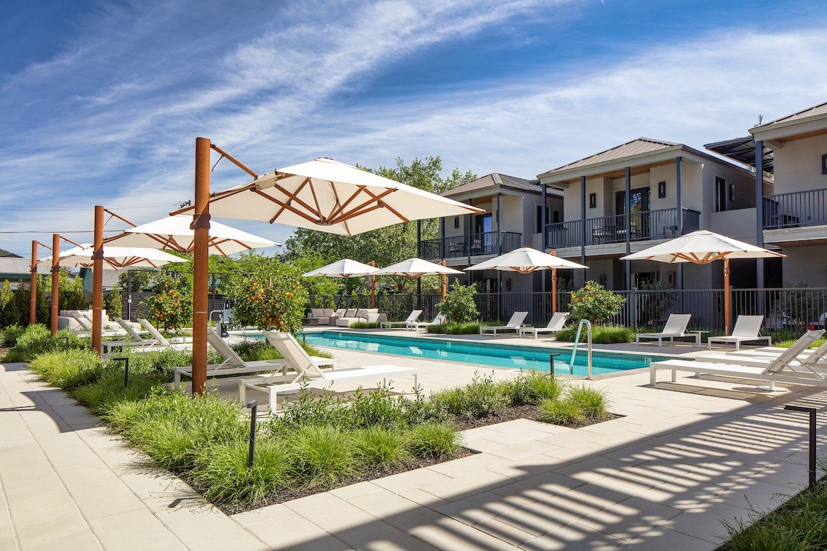 Duchamp Hotel pool and courtyard in Downtown Healdsburg